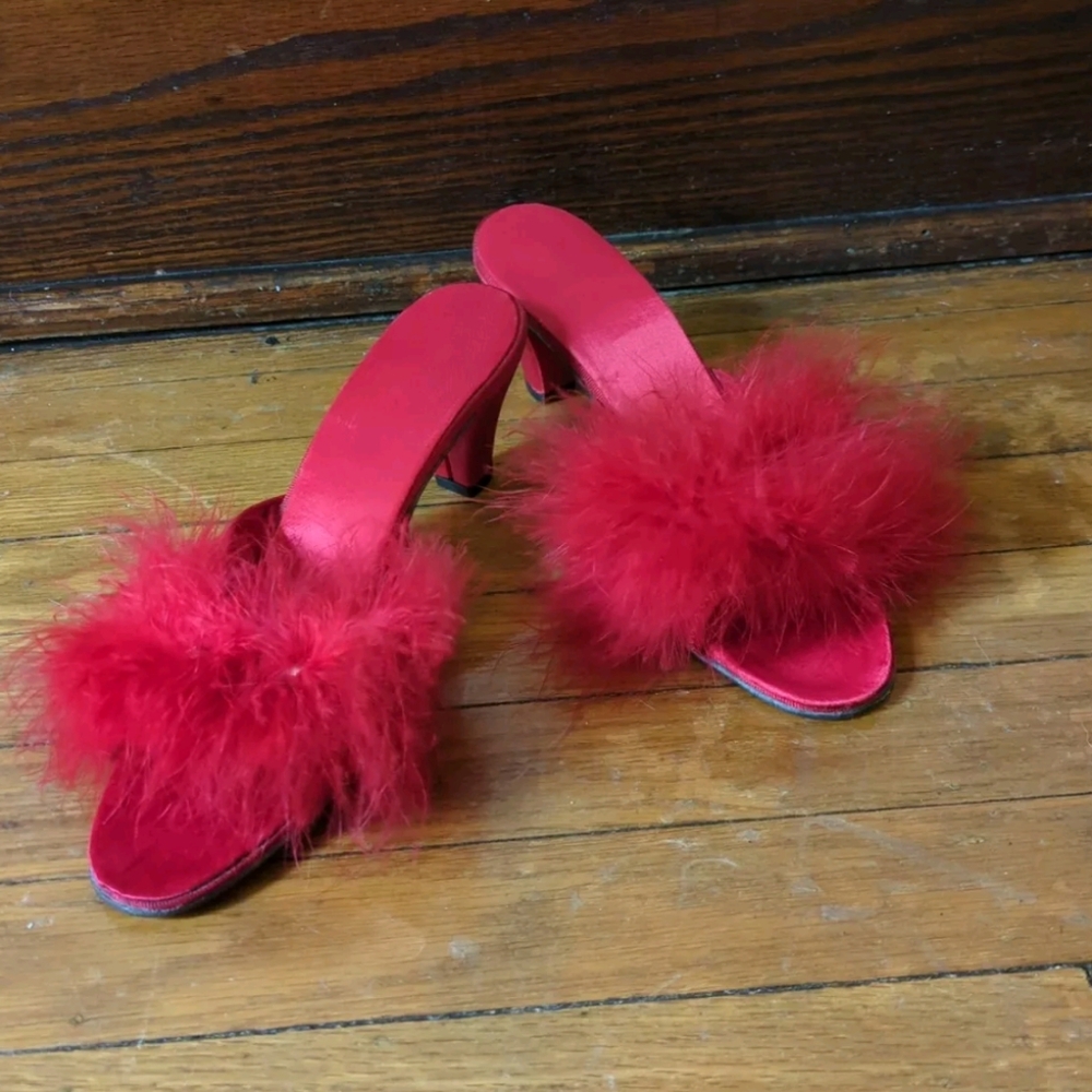 SEXY VINTAGE RED LINGERIE BEDROOM SLIPPERS WITH FEATHERS, SIZE 7